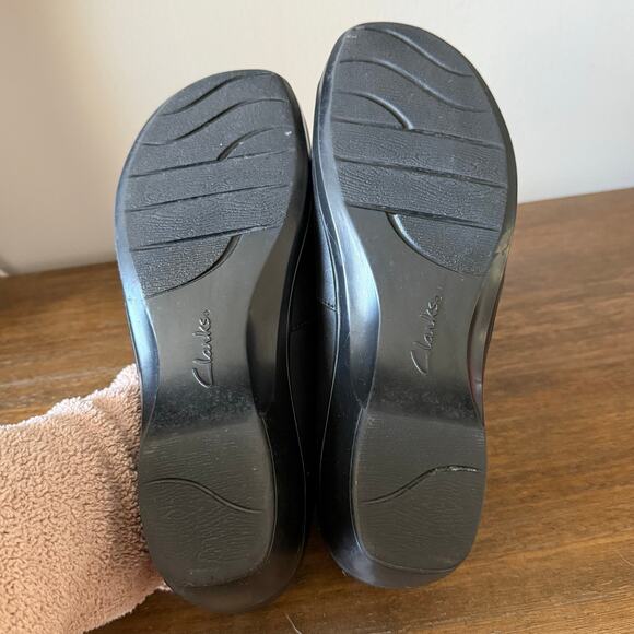 Clarks Woman’s May Marigold Black Leather Slip On Shoes- Size 10W - Picture 7 of 9